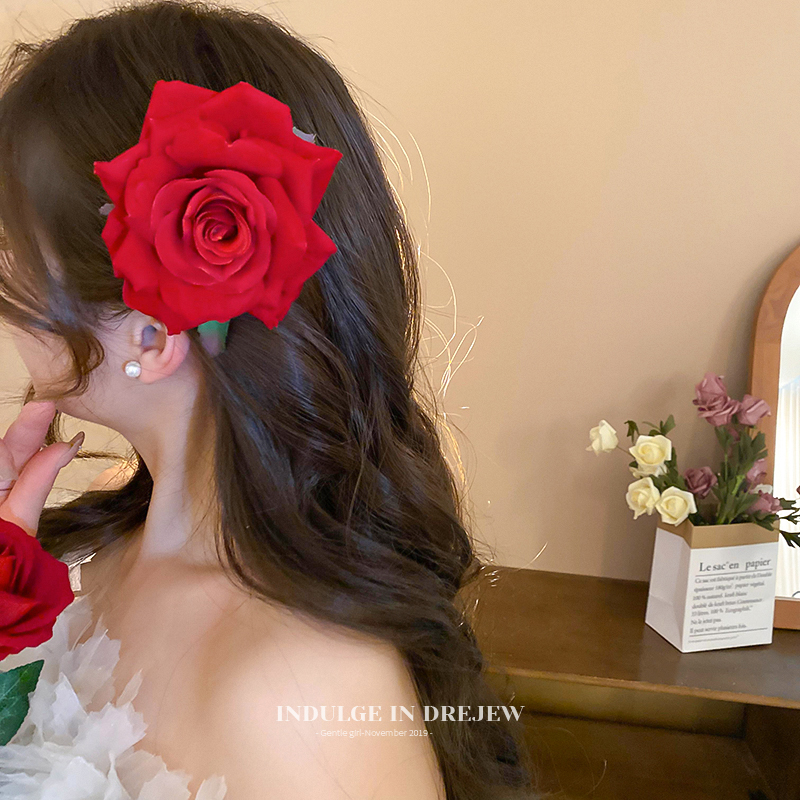 Red Rose Flower Headwear Barrettes Female 2025 New Arrival Classy Side Duckbill Clip Card Large Seaside Head Wear Flower