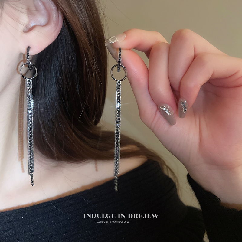 Black Circle Buckle Long Tassel Earrings Female Accessible Luxury Fancy Elegant Earrings 2025 New Arrival Best Selling Earrings