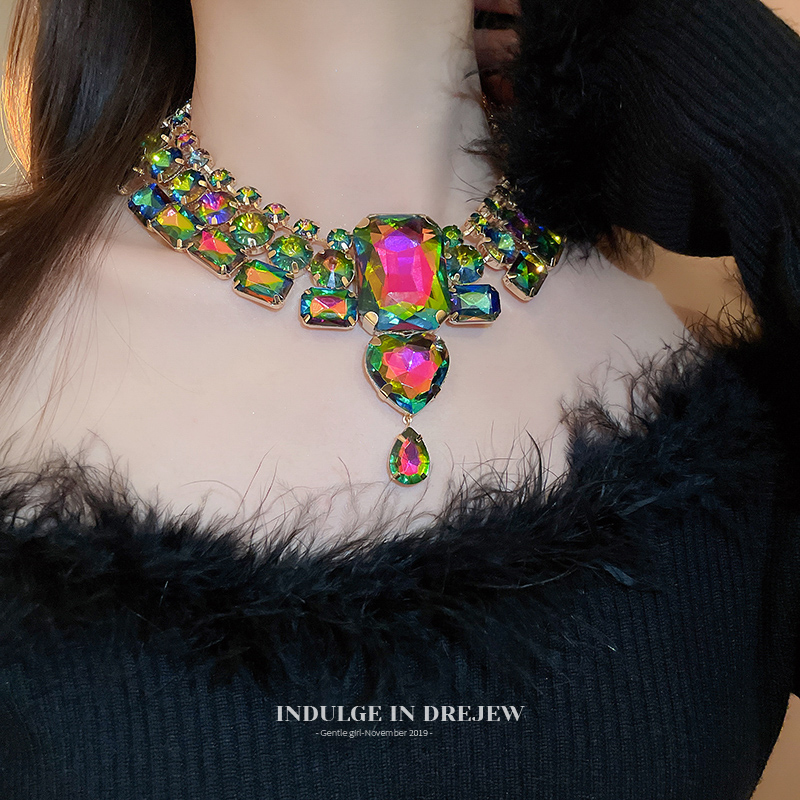 Exaggerated Color Heart Water Drops Pendant Necklace for Women 2025 New Arrival Temperament Clavicle Chain Fashion Dress Necklace for Women