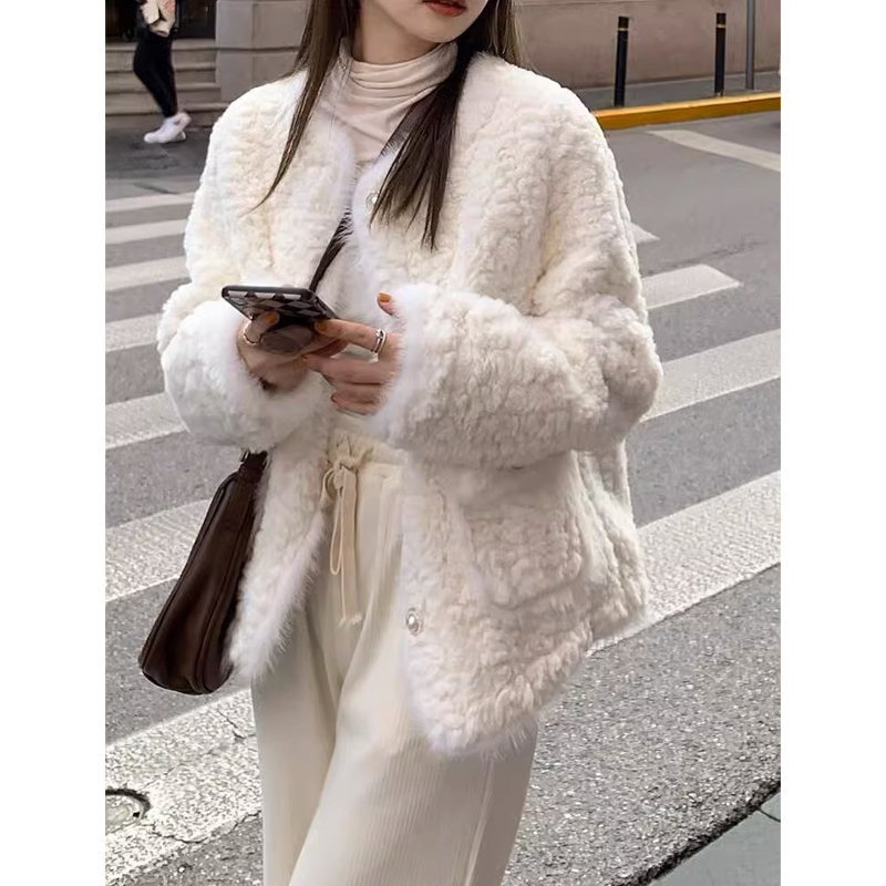 Graceful Plush Velvet Coat Women New Lamb Wool Imitation Rabbit Fur Loose Slimming High-Grade Button Plush Top