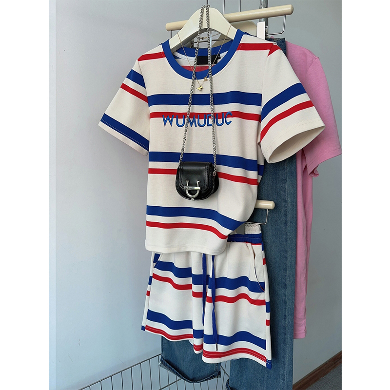 Plus Size 1.00 Kg-150.00 kg Fashion Stripes Sports Suit Women's Summer Loose Three-Dimensional Embroider Short Sleeve Shorts Two-piece Set