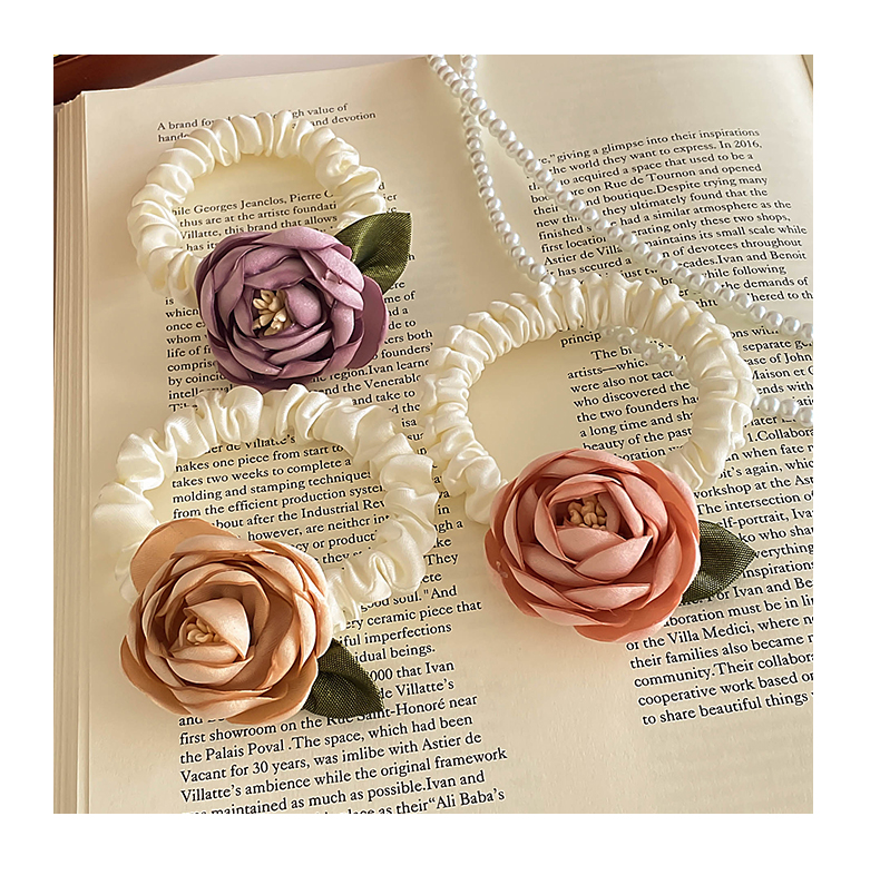 Elegant Flower Ponytail Hair Band
