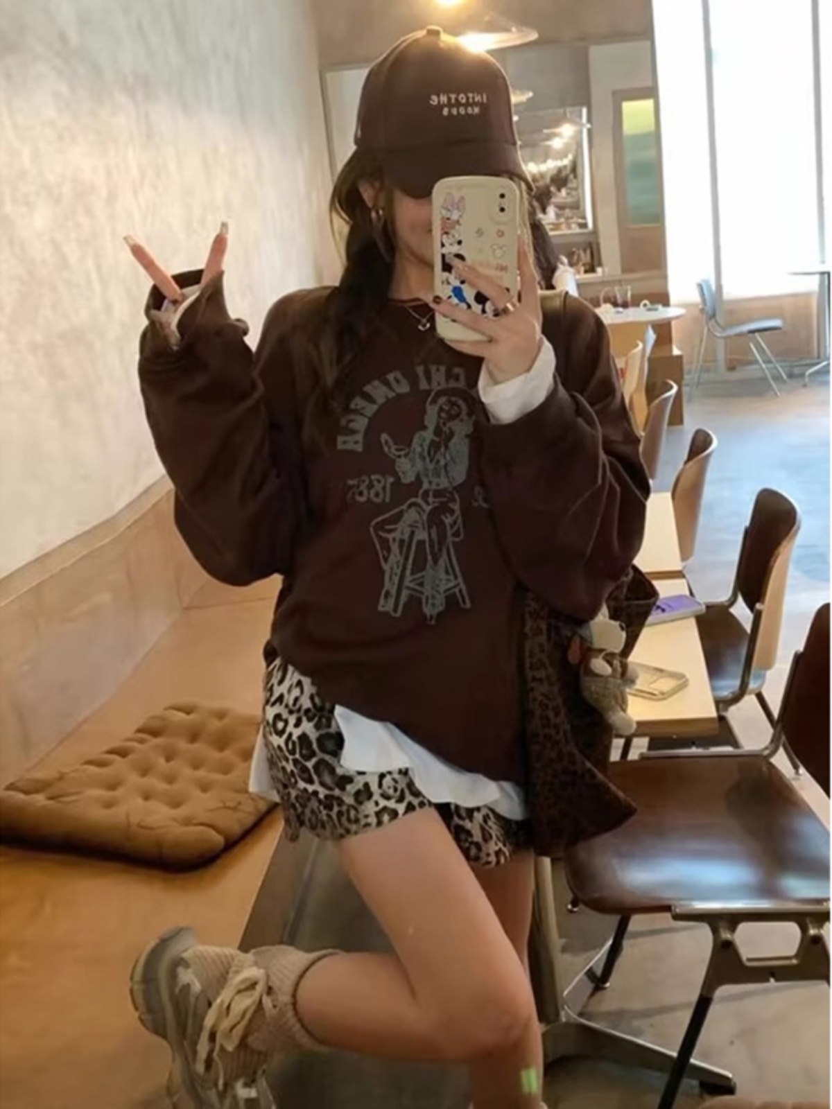 2025 Spring/Autumn New American Style Coffee Color Round Neck Hoodie, Loose Design, Slimming Small Long Sleeve Top