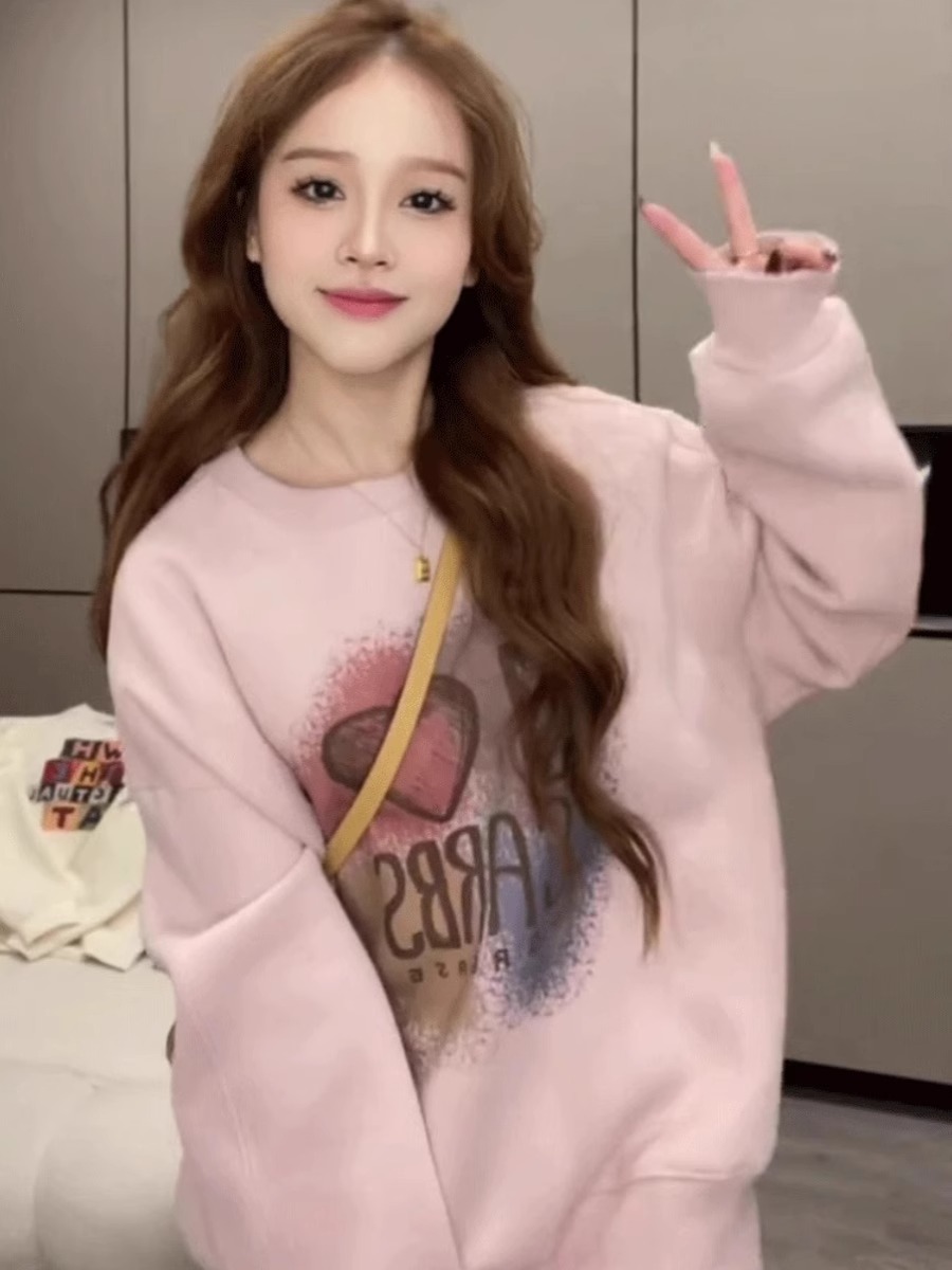 Black round Neck Sweatshirt Women 2025 New Arrival Best Selling Fall Heart Printing Loose Long Sleeve Pullover Top Women Spring & Fall