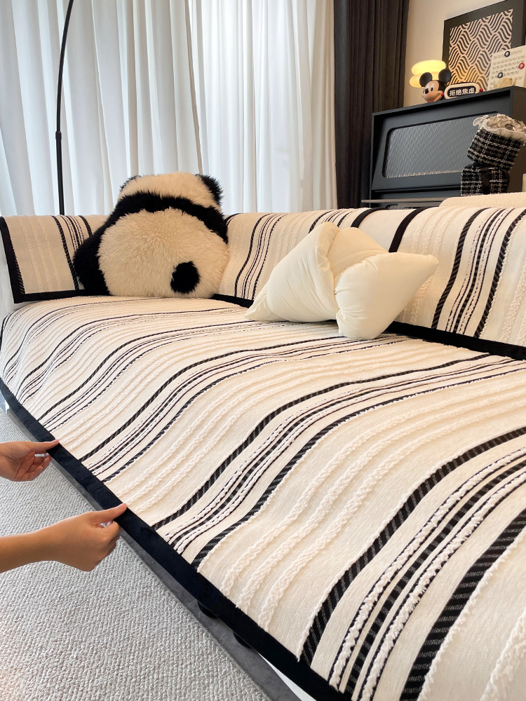 All Year Round Universal Sofa Cushion 2025 New Arrival Accessible Luxury Fancy Non Slip Straight Row Cover Cloth Anti-Scratching Leather Sofa Cover