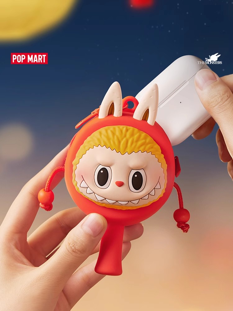PopMart Pop Mart the Monsters Come Here Fun Si Rattle Drum Labubu Earphone Bag Gift