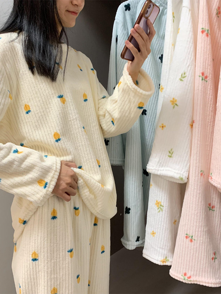 Coral Velvet Pajamas Women's Autumn and Winter New Arrival Fancy Fleece Thickened Women's Winter Pajamas Suit Homewear