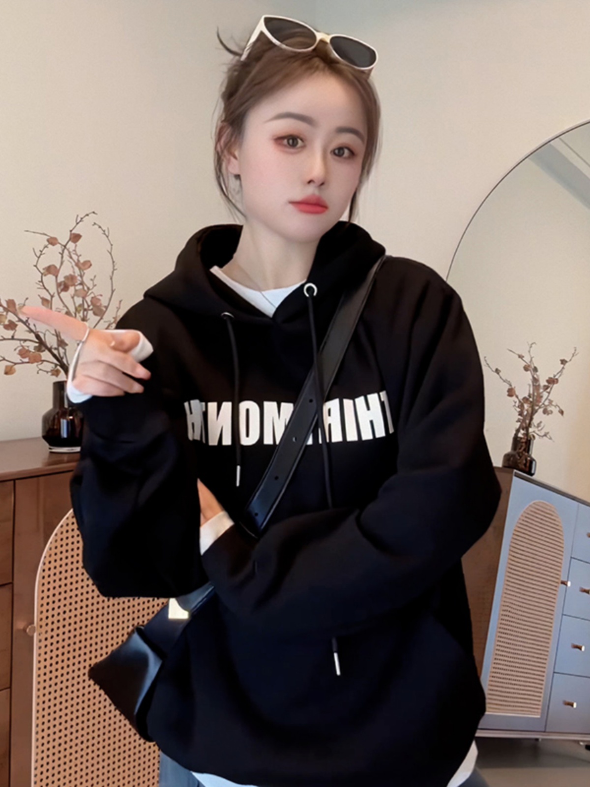 Black Letter Hooded Sweaters Women's Clothing Fall 2025 New Lazy Wind Loose Casual All-Matching Long Sleeve Top