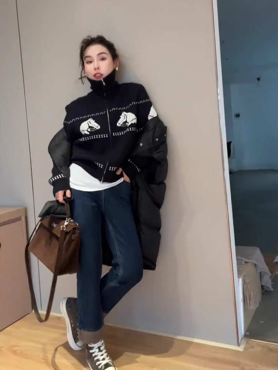 2025 Spring & Fall New Arrival K-style Temperamental Minority Jacquard Stand Collar Zipper Knitting Sweater Western Style Chic Outwear Women