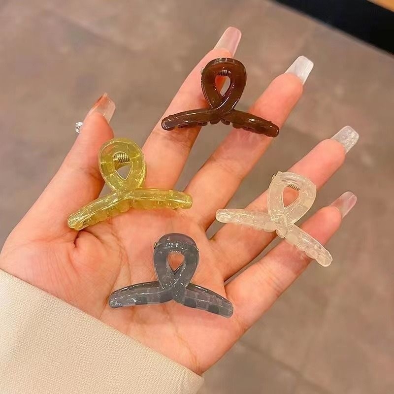 4 small shark clips