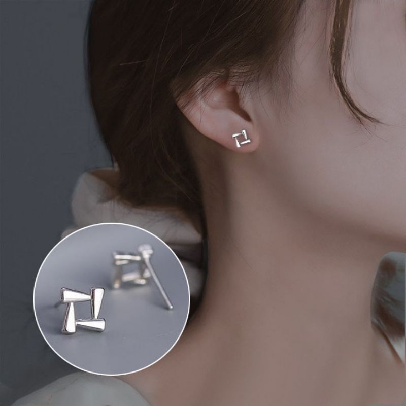 Asymmetrical Square Stud Earrings One-Pair Package