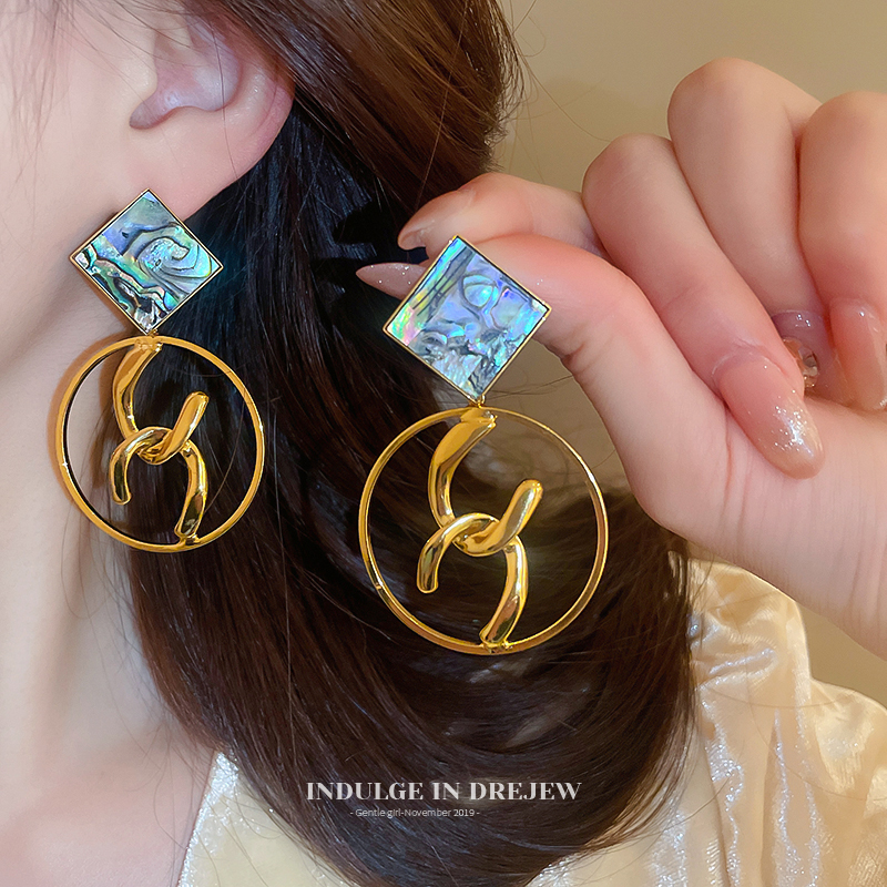 Fashion Retro Style Exaggerated Circle Earrings Accessible Luxury Fancy Elegant Elegant Stud Earring 2025 New Earrings Female