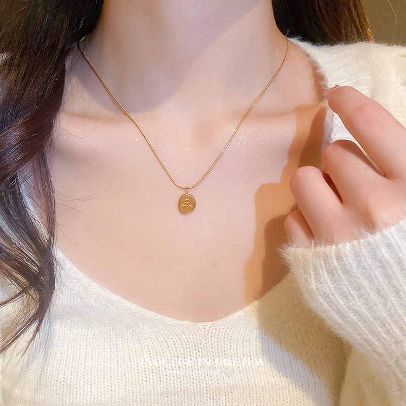 Drejew Metallic Titanium Steel Letter Necklace Fancy Sweater Chain Accessible Luxury Classy Clavicle Chain Female Summer Necklace