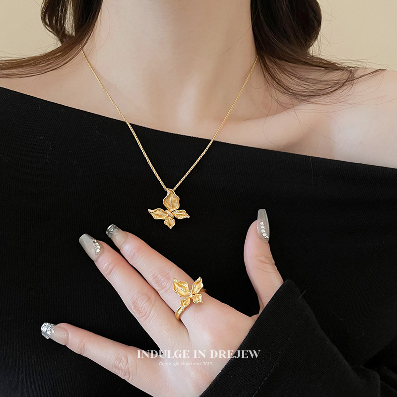 Gold Alluvial Gold Butterfly Necklace Fancy Light Luxury Minority Clavicle Chain Neck Chain Women's 2025 New Arrival Skirt Shaped Accessory
