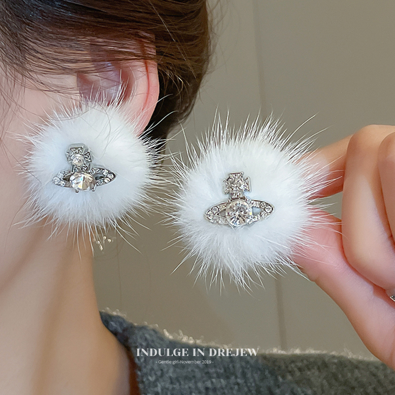 Plush Earrings Accessible Luxury Fancy the Queen Mother of the West, the Same Style with Saturn High-Profile Earrings Suitable for Winter Furry Earrings for Women