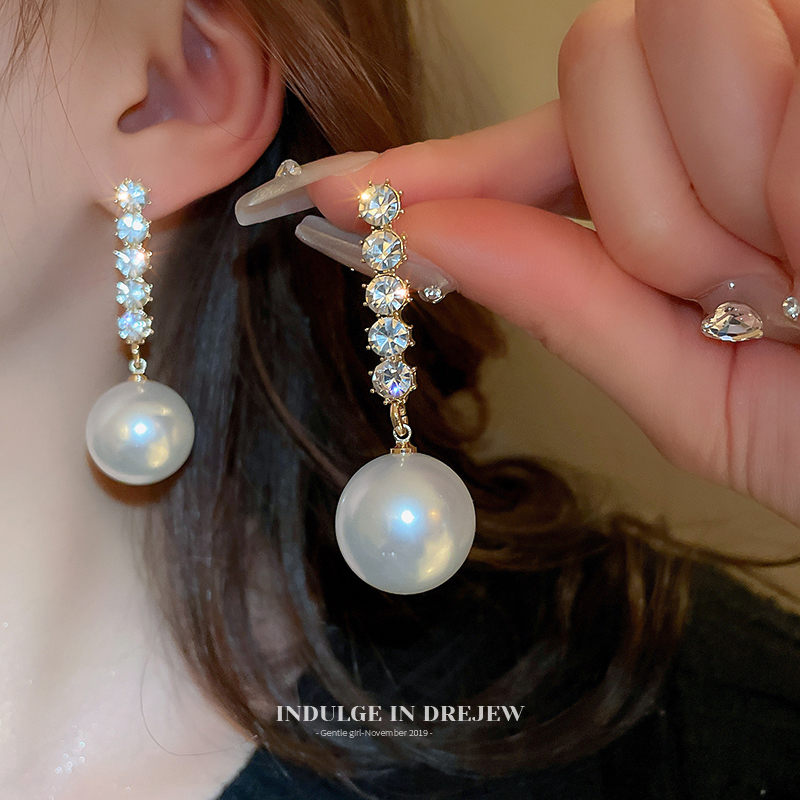 Pearl Earrings Accessible Luxury Fancy Elegant Stud Earrings Female Niche Design Eardrops 2025 New Arrival Best Selling Earrings