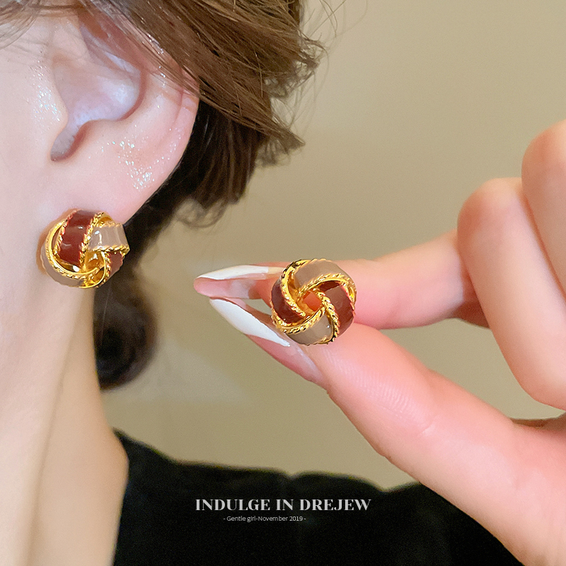 Korean Style Cross Cable Stitch Stud Earrings 2025 New Arrival Hot-Selling Earrings Accessible Luxury Fancy Fashionable Stylish Earrings for Women