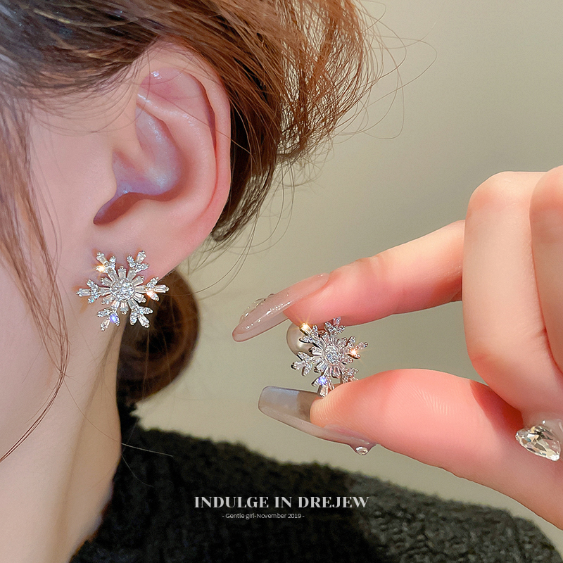 Zircon Snowflake Ear Stud Female Fancy 2025 New Arrival Hot-Selling Earrings Niche Design Exquisite Earrings for Summer