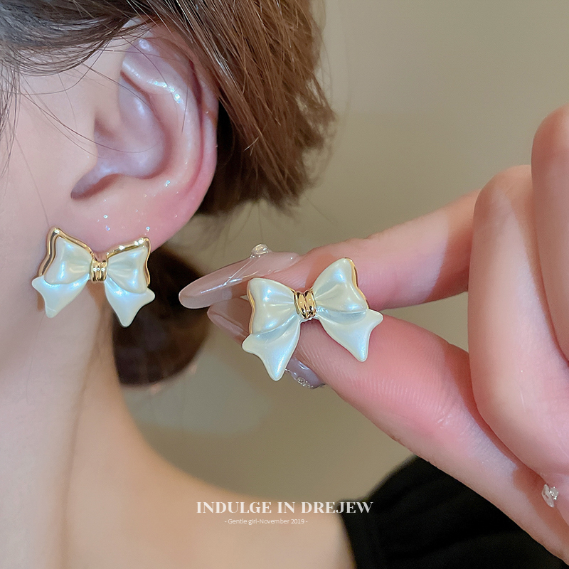 White Bow Stud Earrings 2025 New Arrival Best Selling Earrings for Summer Small Exquisite Fancy Accessible Luxury Earrings for Women