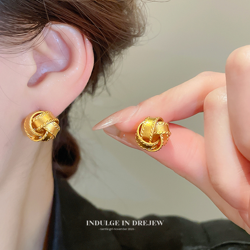 Gold Retro round Cross-Knotted Ear Studs Accessible Luxury Fancy Elegant Earrings 2025 New Arrival Best Selling Earrings for Women