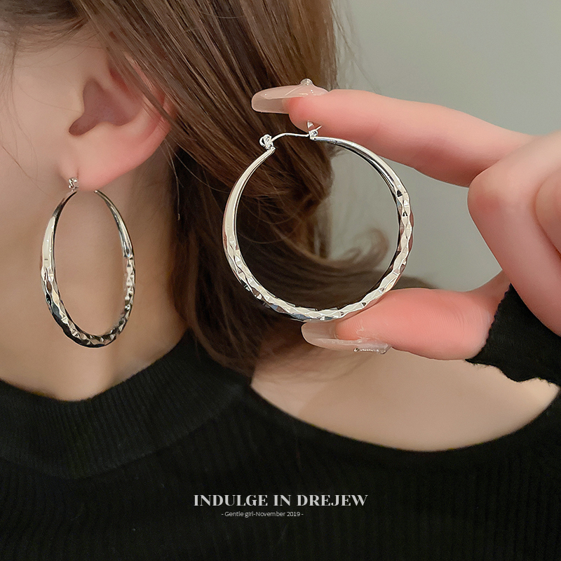 Fashion Exaggerated Hair Ear Clip Accessible Luxury Fancy Earrings 2025 New Arrival Hot-Sale Earrings Fashionable and Versatile Earrings Women