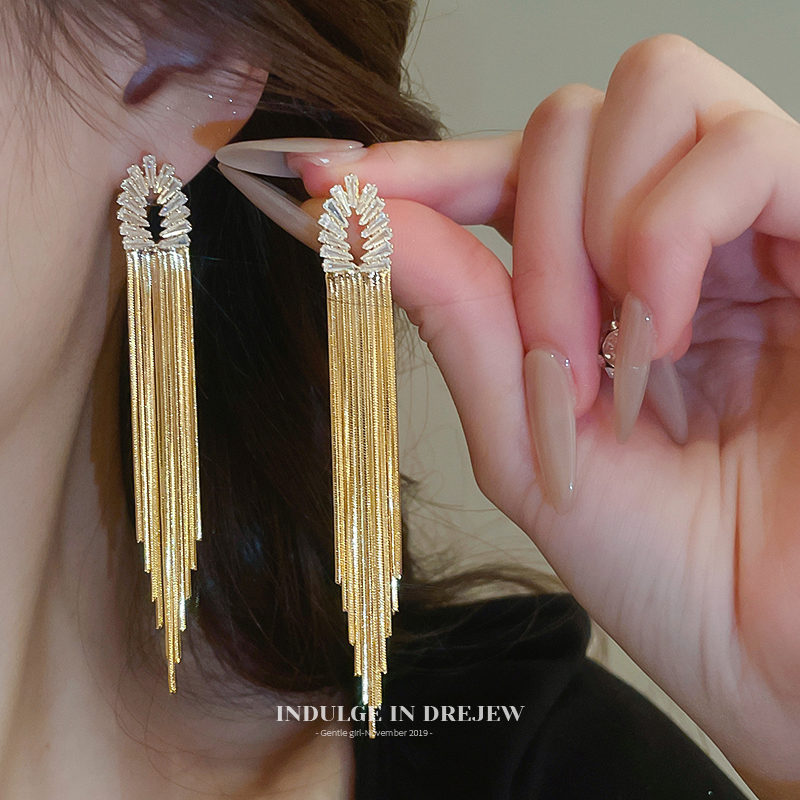 Fashion Long Fringe Earrings 2025 New Arrival Best Selling Fancy Ear Studs Elegant Make Your Face Look Smaller Golden Earrings Women