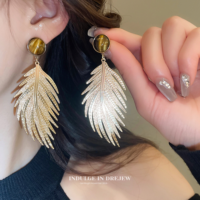 French Gold Leaf-Shapepd Stud Earrings Accessible Luxury Fancy Dignified Generous Style Tigereye Earrings Exaggerated Unique Earrings for Women