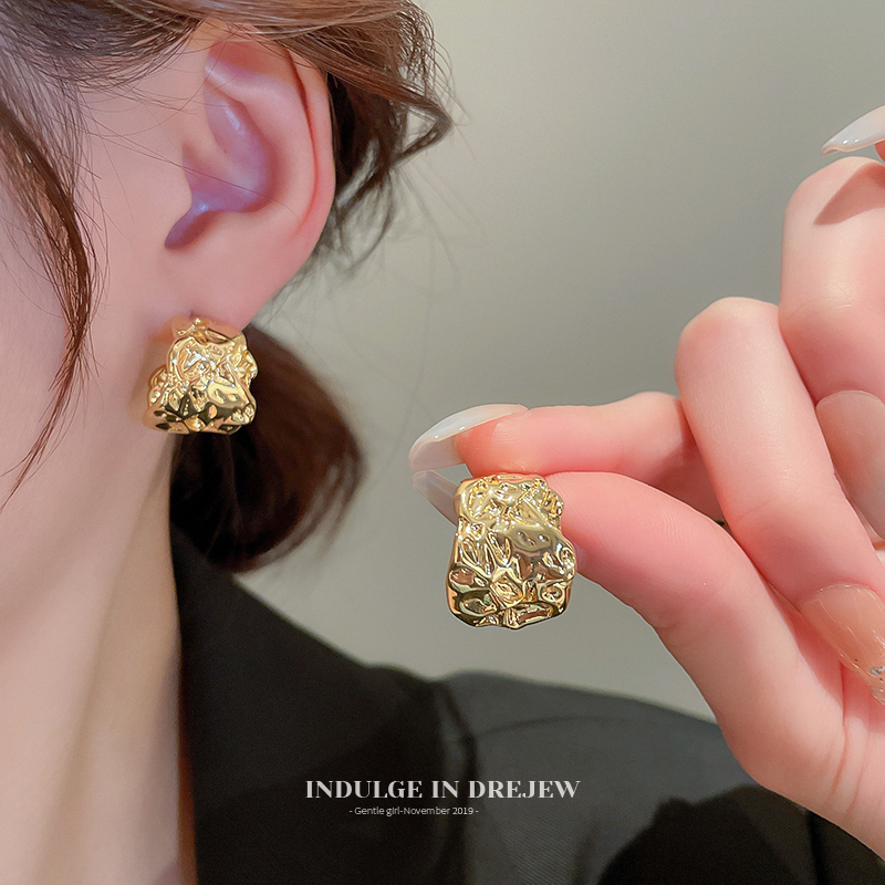 Gold Earrings 2025 New Arrival Tide Special Interest Light Luxury Fancy Metal French Delicate Earrings Summer Earrings Ring