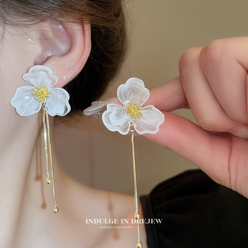 Super Fairy Flowers Tassel Stud Earrings for Women 2025 New Arrival Hot-Selling Earrings Accessible Luxury Fancy Sweet Niche Style Earrings for Summer