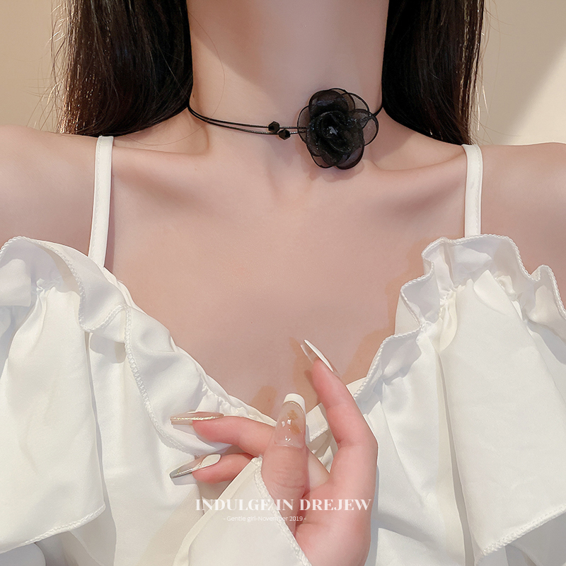 Black Net Yarn Flowers Necklace 2025 New Arrival Hot Sale Chain Light Luxury Minority Fancy Clavicle Chain Accessories Female