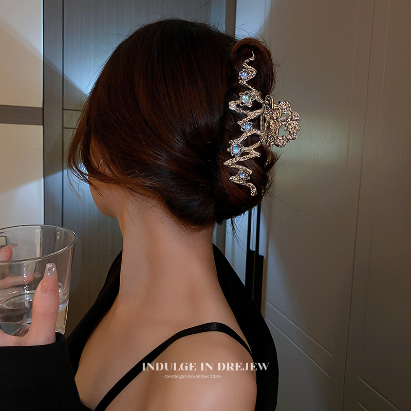 Drejew Ruched Asymmetrical Wave Metal Hair Clip Jaw Clip Female Special-Interest Design Large Shark Clip Hair Accessories