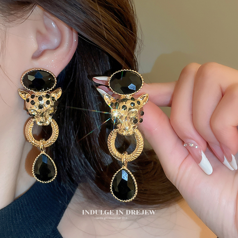 Mid-Ancient Vintage Tiger round Drop Pendant Earrings European and American Metal Earrings Exaggerated Elegant Trendy Earrings
