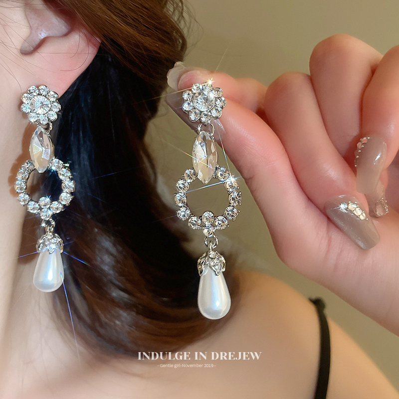 Rhinestone round Pearl Tassel Eardrops Women's Accessible Luxury Fancy Elegant Earrings 2025 New Arrival Best Selling Dinner Earrings