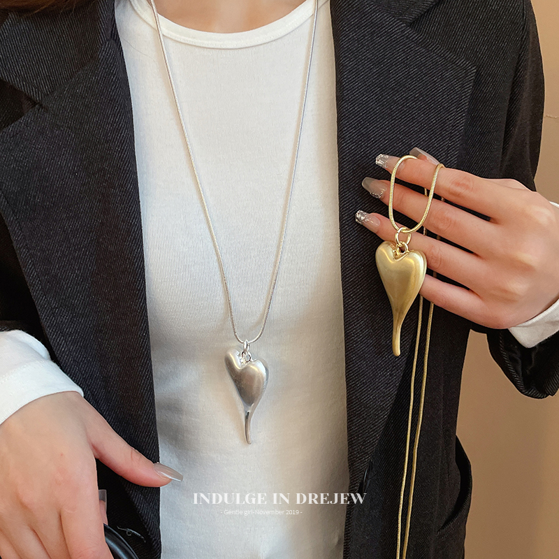 Frosted Irregular Heart Snake Bones Chain Fancy Light Luxury Minority Necklace for Women New Arrival Pendant Sweater Chain Ornament