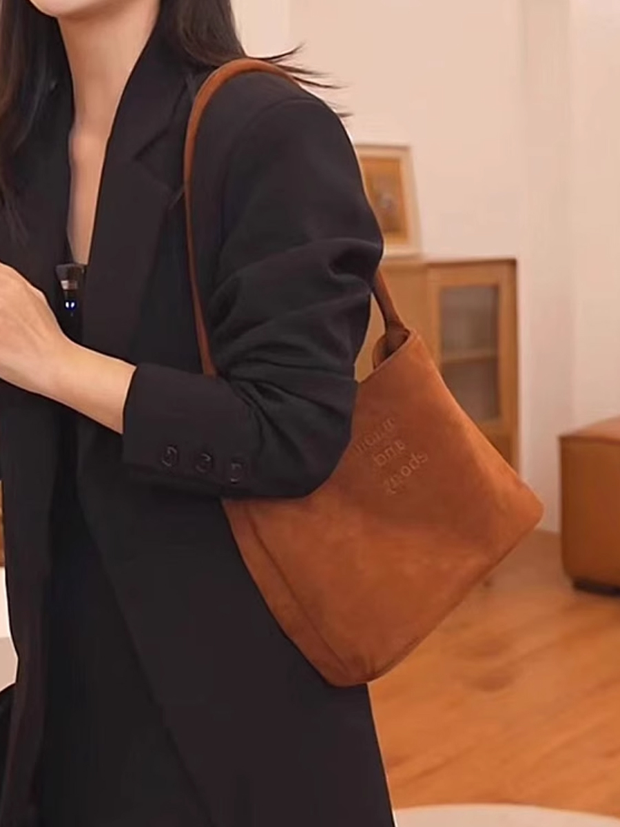 Maillard Tote Handbag Minority Fashion Commuter Bag Embroider Velvet Shoulder Bag Bucket Bag Portable Casual