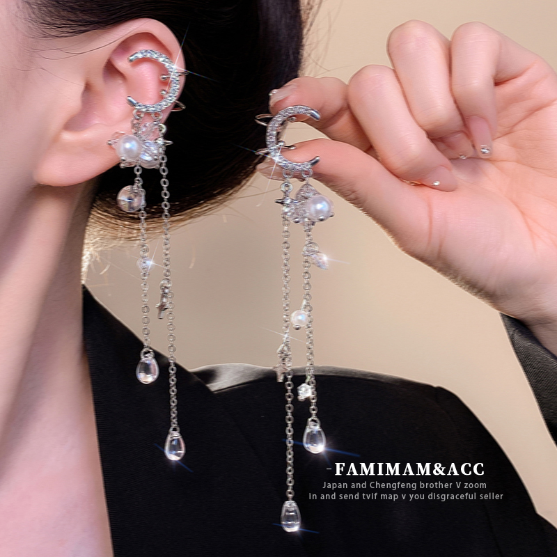 Fancy Silver Moon Ear Clip Female without Piercing Tassel Ear Clip 2024 New Arrival Sexy Simple Earrings