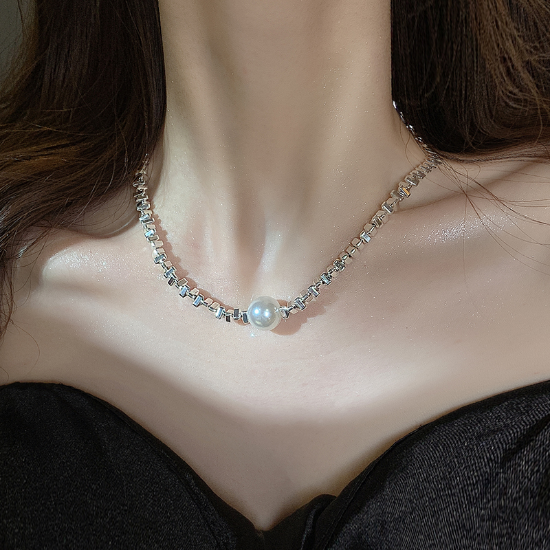 Small Pieces of Silver Pearl Necklace for Women Accessible Luxury Fancy Temperament Clavicle Chain 2023 New Arrival Best Selling Niche Style Necklace