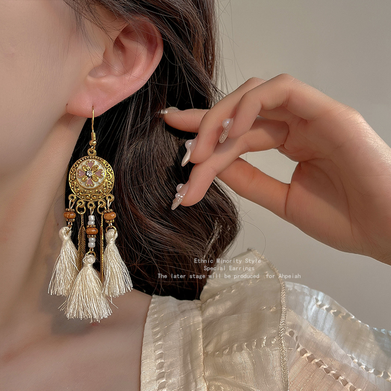 Bohemia Tassel Earrings for Women Fancy Ethnic Style French Style Retro Stud Earrings Special-Interest Design Graceful Earrings