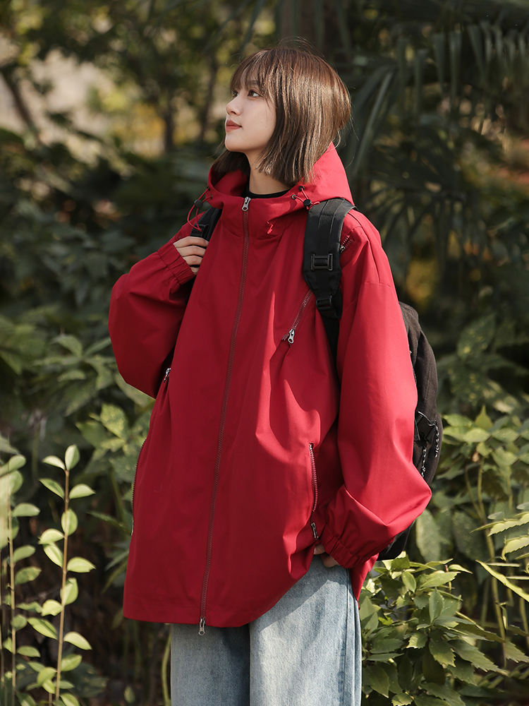 China Trendy Waterproof Loose Mountaineering Jacket Shell Jacket