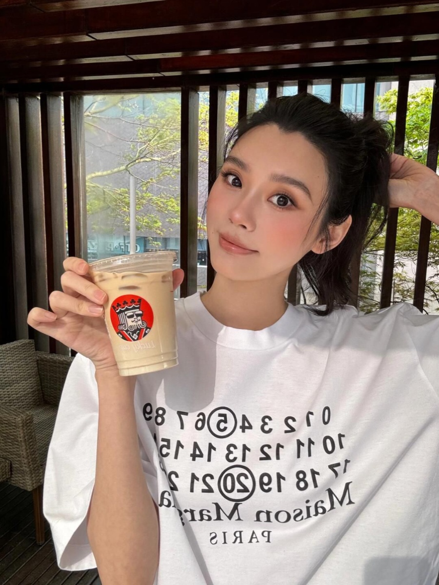 Xi Mengyao Star Same Style White round Neck Shirt with Half Sleeve T-shirt Female Summer New Arrival Letters Print Loose Outer Tops