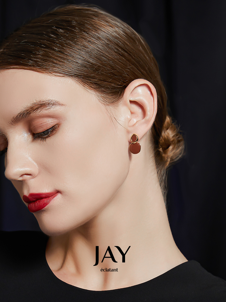 Jay Hong Kong Style Retro Earrings Fall and Winter Fancy Elegant Earrings Small Exquisite Maillard Earrings Female Earrings