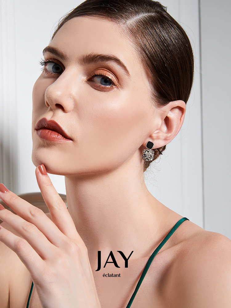 Jay Retro Hong Kong Style Earrings Women's Unique Eardrops 2024 New Arrival Black Studs Fancy Accessible Luxury Classy Earrings
