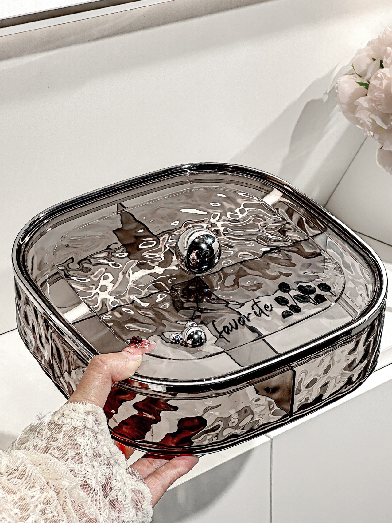 Accessible Luxury Sealed Fruit Plate For Home Living Room Coffee Table High-Grade 2025 New Arrival Candy Snack Display Plate Storage Dried Fruit Storage Box