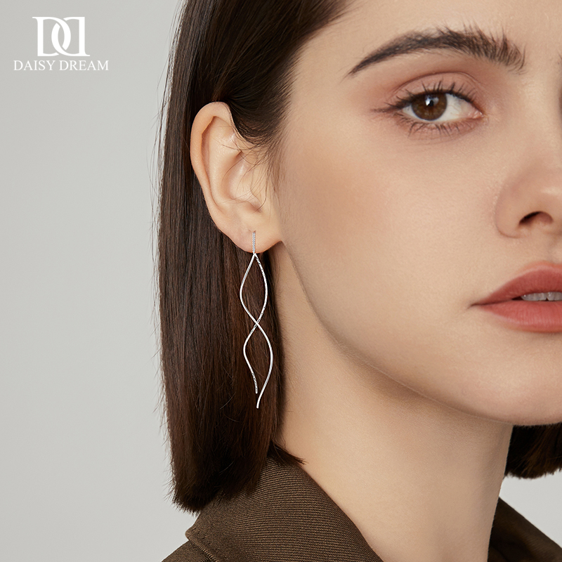 925 Sterling Silver Wavy Ear Threads Women's Minimalist Elegant Tassel Earrings Ins Frosty Style Stud Earrings Eardrops Slim Face Earrings