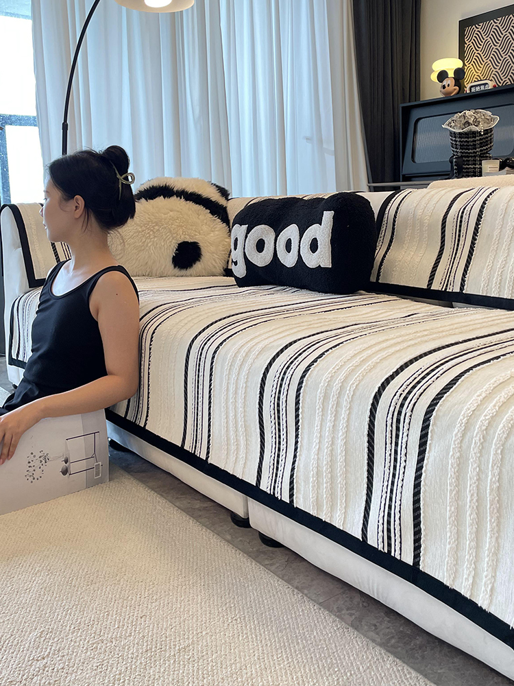 All Year Round Universal Sofa Cushion 2025 New Arrival Accessible Luxury Fancy Non Slip Straight Row Cover Cloth Anti-Scratching Leather Sofa Cover