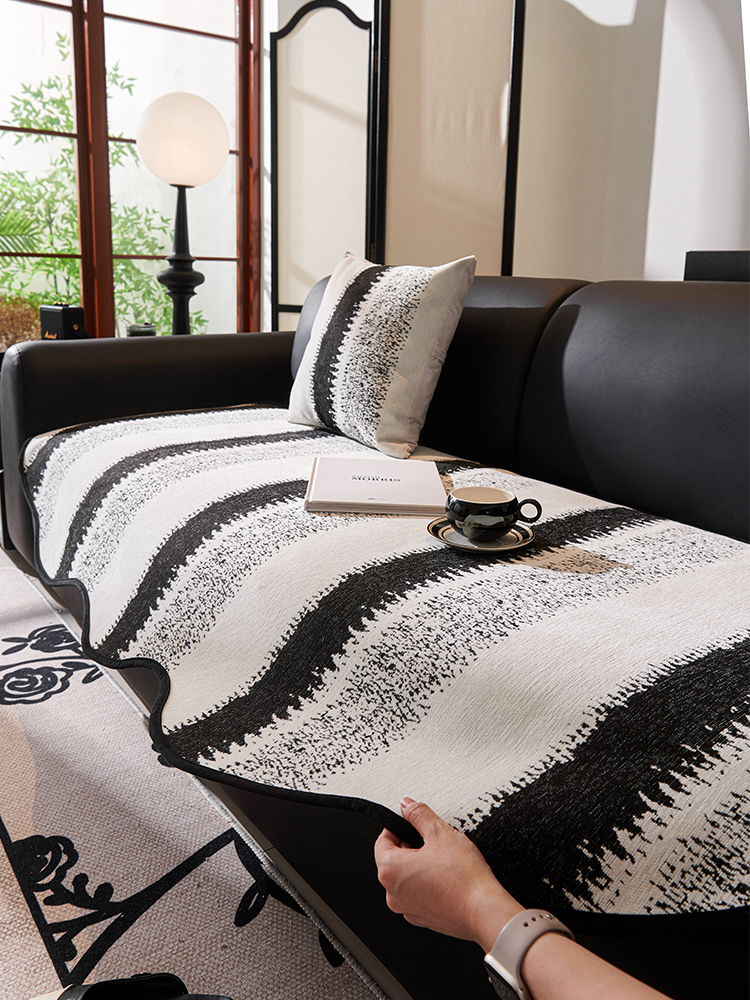 Chenille Leather Key Case for Cushion Sofa Cushion Accessible Luxury Fancy Sofa Towel 2025 Popular New Arrival Cover Towel