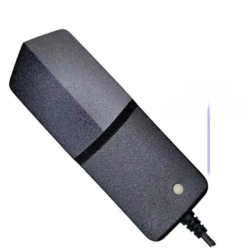 Bright General Headlight GG-9925 1625 T30 T50 Flashlight Lithium round Hole 8.4V Dedicated Charging Cable