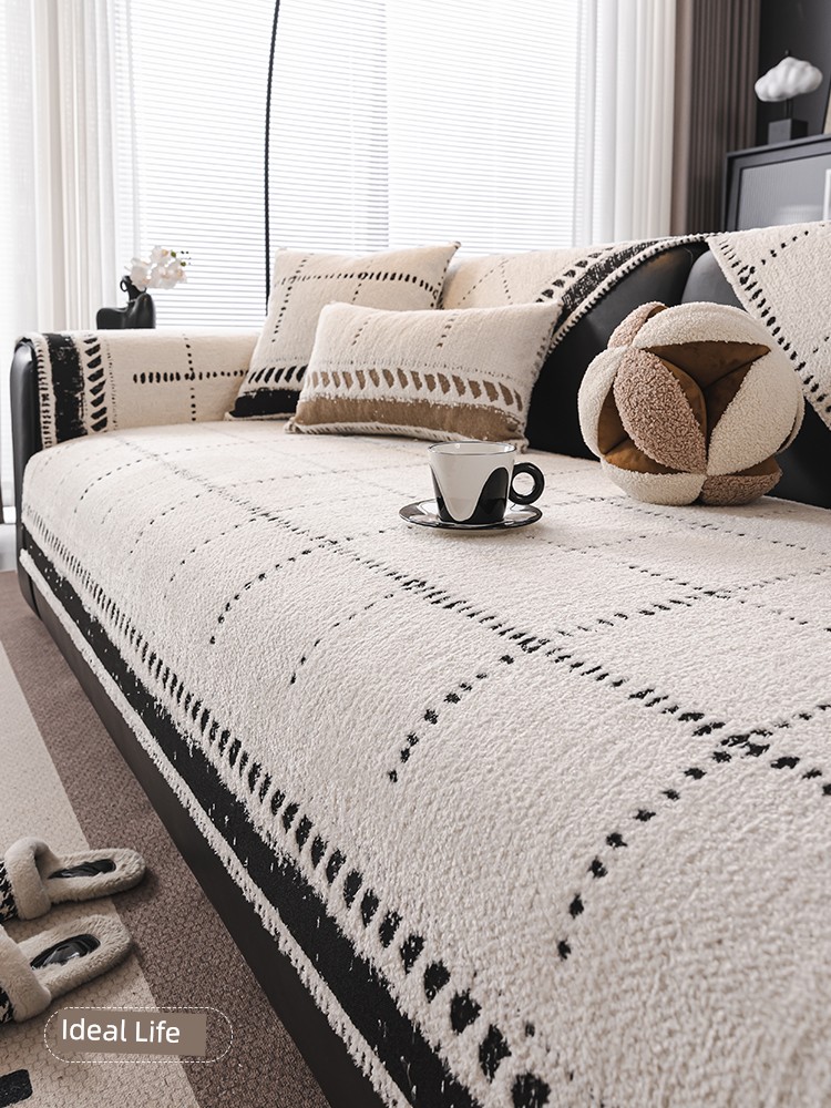 European-Style Special-Shaped Sofa Cushion 2025 New Arrival All Year Round Neutral Accessible Luxury Fancy Straight-Row Leather Sofa Special Cushion