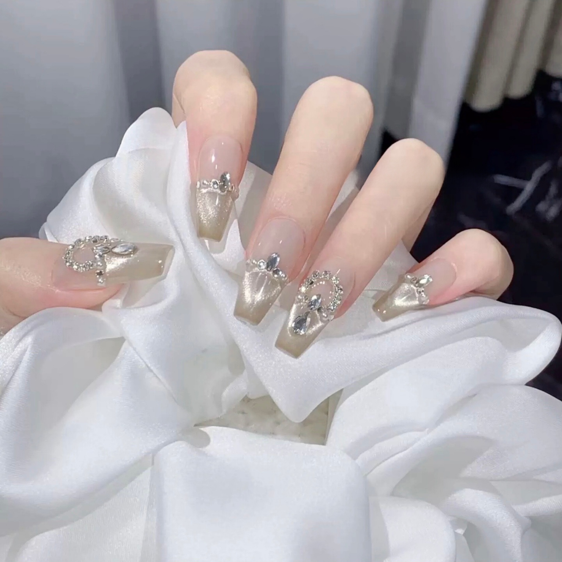 Wear Nail Crystal Cat's Eye Chain Pearl Bridal Manicure