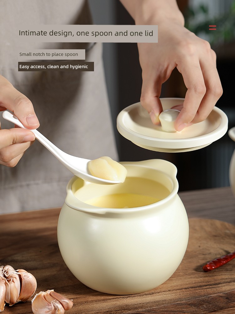 Lard Jar High Temperature Resistant Ceramic Oil Tank For Home with Lid Salt Jar Red Chili Oil Pepper Oil Seasoning Jar Stock Pot